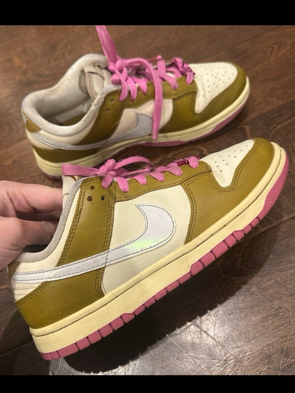 Just do it Olive Green and Pink Low-Top Sneakers